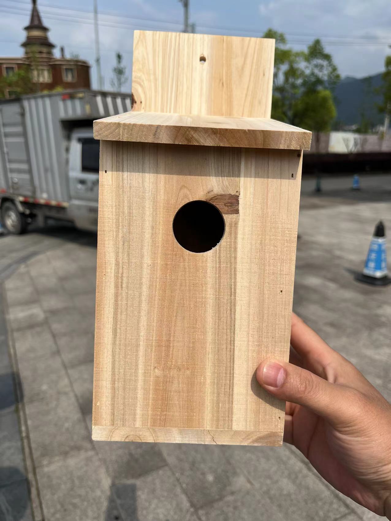 Outdoor Kids In An Indoor World - Houten vogelhuisje voor buiten, natuurlijke houten