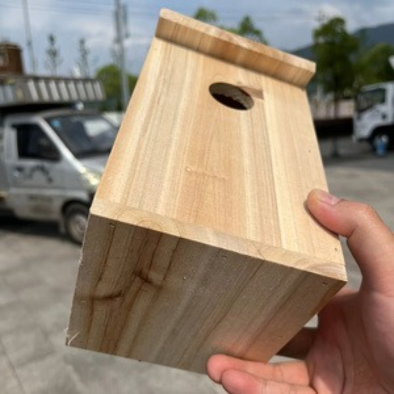 Houten vogelhuisje voor buiten - Outdoor Kids In An Indoor World recensie en prijs